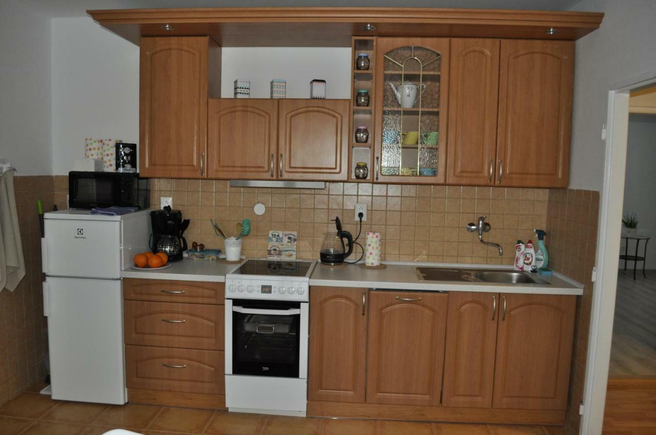 Apartmany Centrum Rajecke Teplice Bagian luar foto