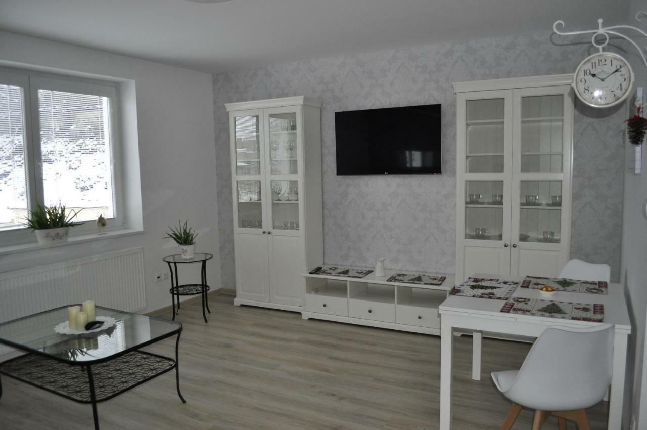 Apartmany Centrum Rajecke Teplice Bagian luar foto